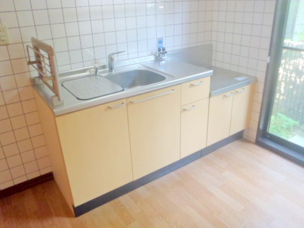 Kitchen. Kitchen table of spread.