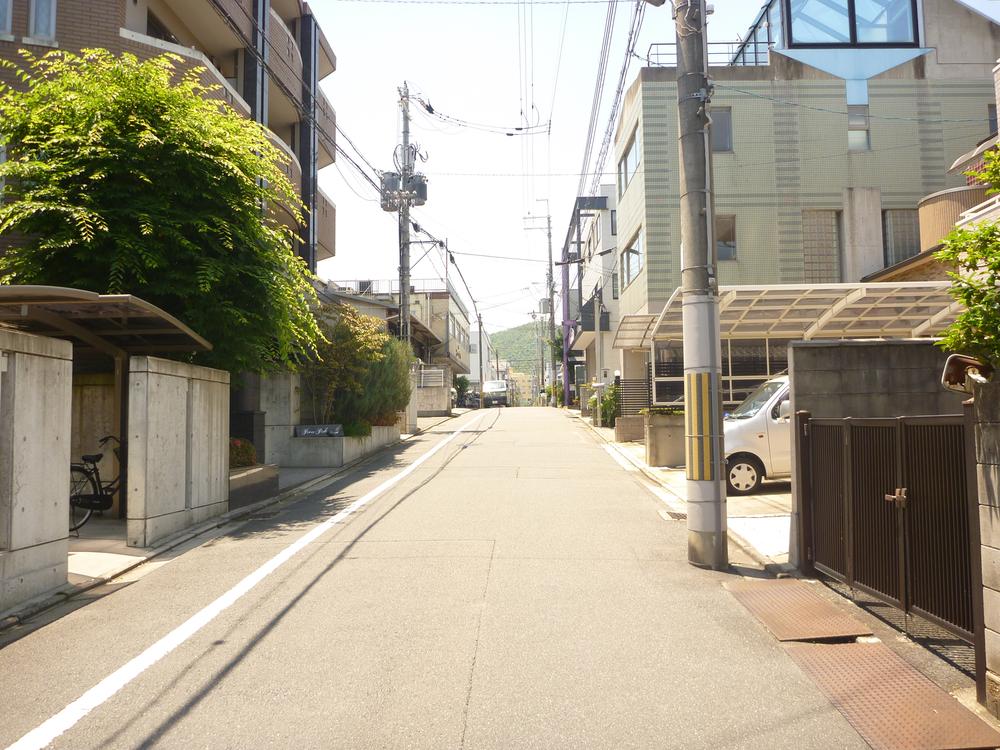 Local photos, including front road. Local (June 2013) Shooting