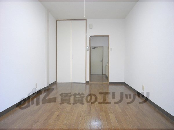 Living and room. There is a spacious and has a feeling of opening