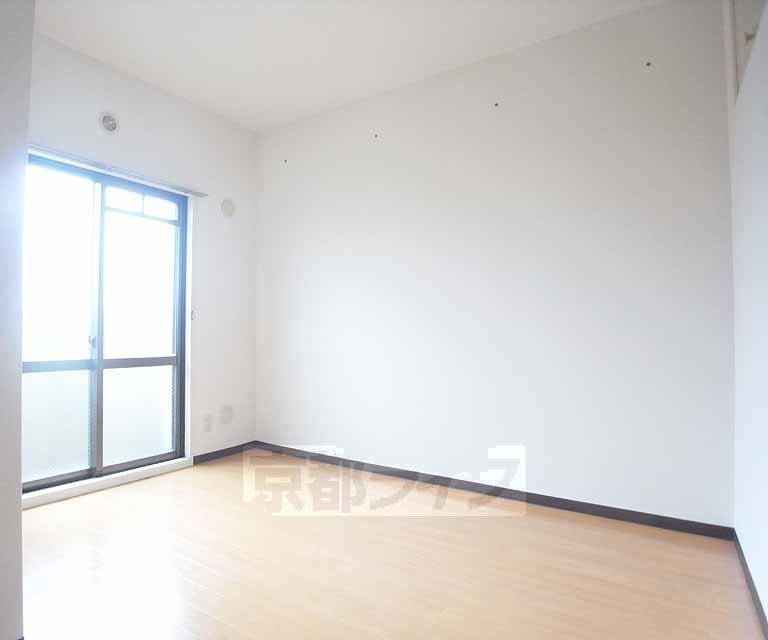 Living and room. 5.5 Pledge of Western-style.