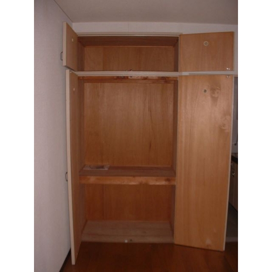 Receipt. Closet Open