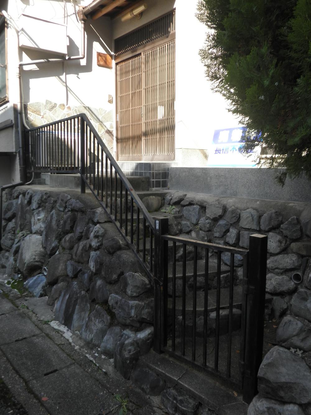 Local appearance photo. Local (11 May 2013) Shooting