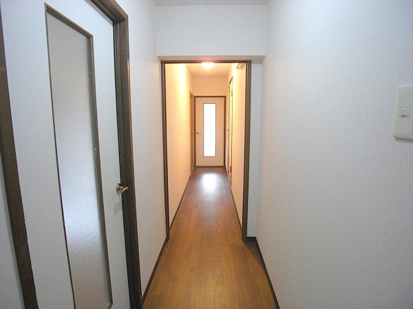 Other room space. Corridor