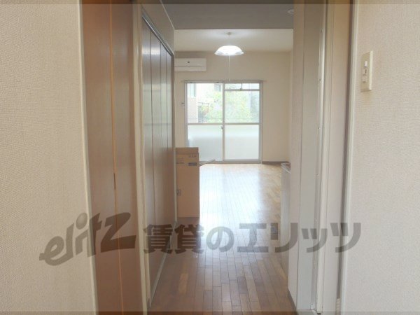 Other room space. Corridor