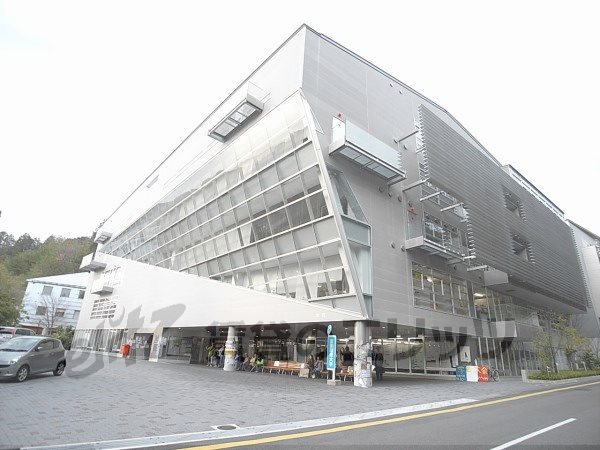 University ・ Junior college. Kyoto Seika University (University of ・ 2460m up to junior college)