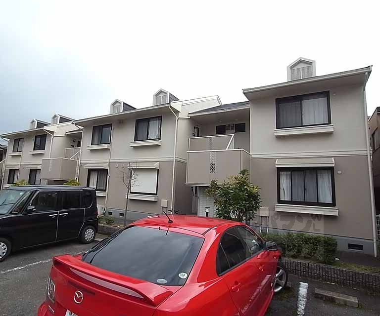 Building appearance. Family property of Nishigamo until Apamanshop Kitaooji shop