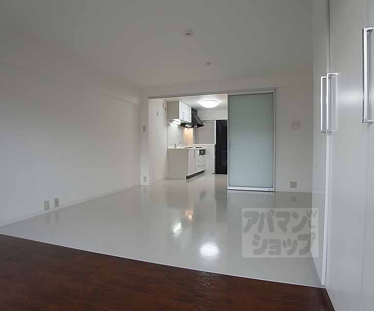 Living and room. It is spacious Western-style