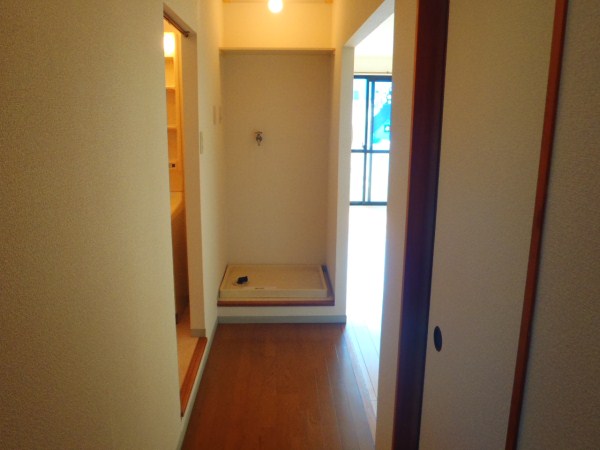 Other room space. Corridor