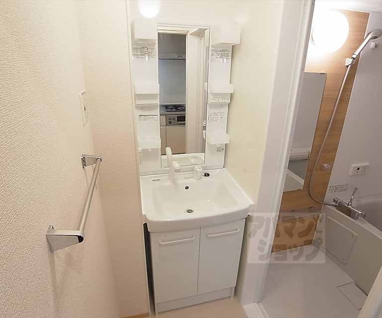 Washroom. Shampoo dresser equipment