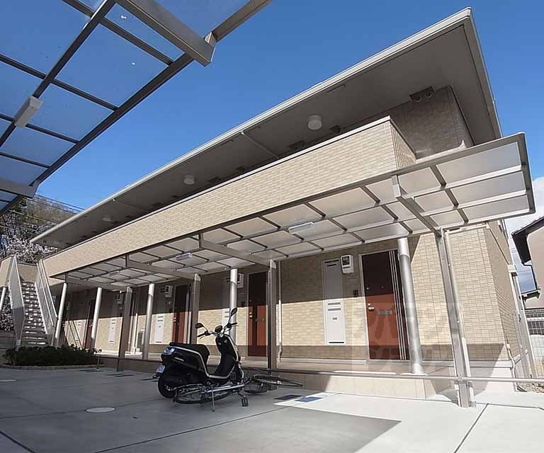 Building appearance. Omiya looking around your room until Apamanshop Kitaooji shop