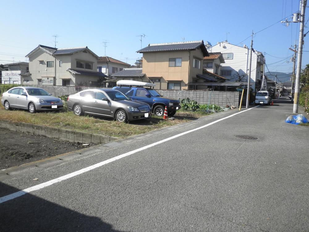 Local photos, including front road. Local (11 May 2013) Shooting