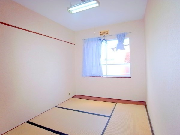 Living and room. Quiet and calm down the room.