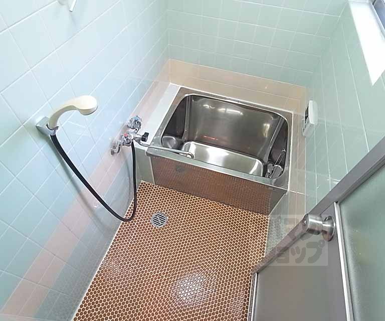 Washroom. Independence washstand, Of course it has to offer.