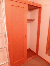 Receipt. Spacious storage space