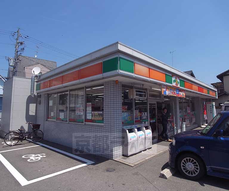 Convenience store. 1400m to Circle K Kamigamo (convenience store)