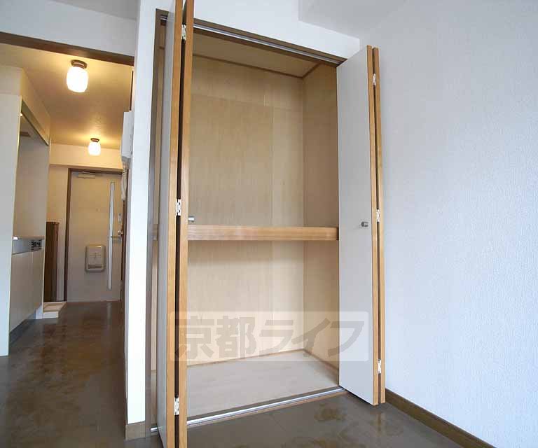 Receipt. 203, Room photo diversion