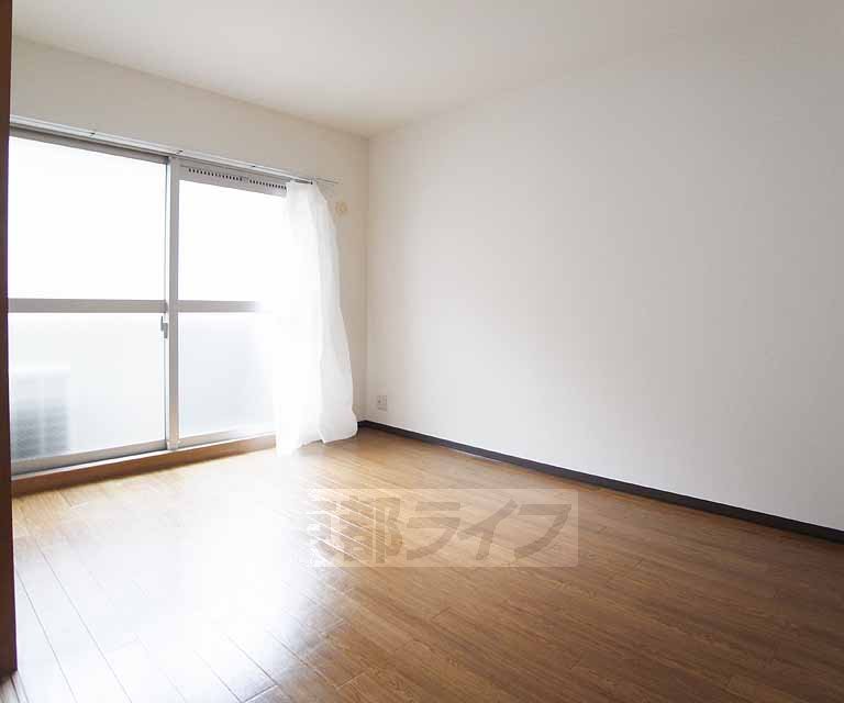 Living and room. 103, Room photo diversion