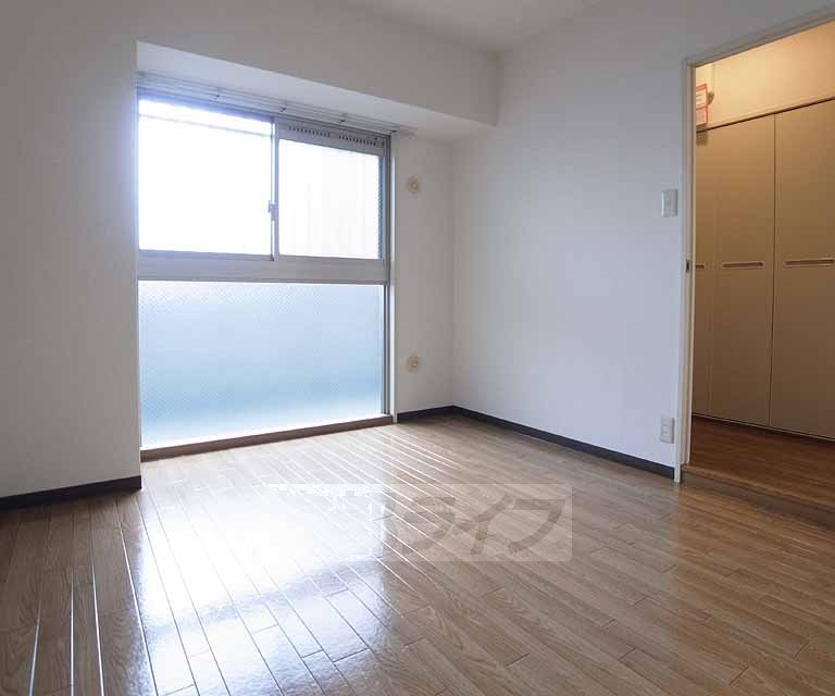 Living and room. 103, Room photo diversion