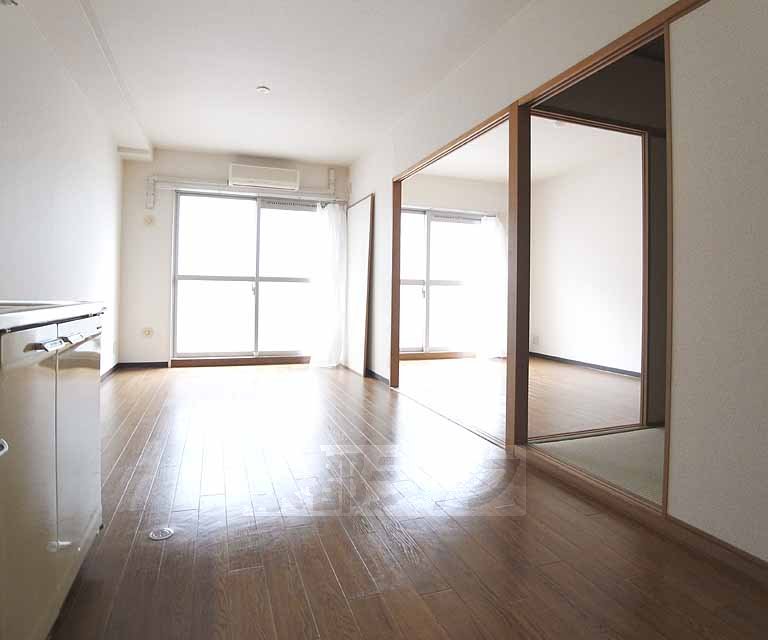 Living and room. 103, Room photo diversion