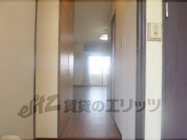 Other room space. Corridor