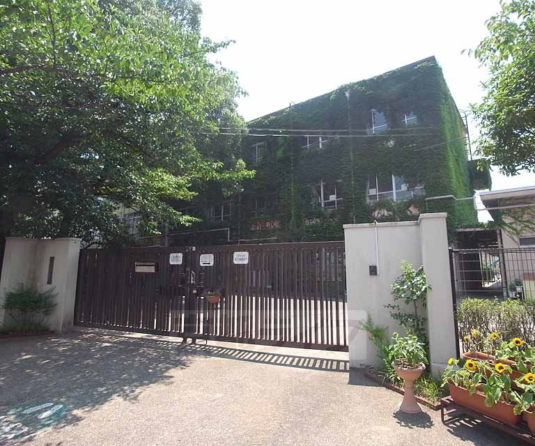 Primary school. Kisshoin up to elementary school (elementary school) 465m