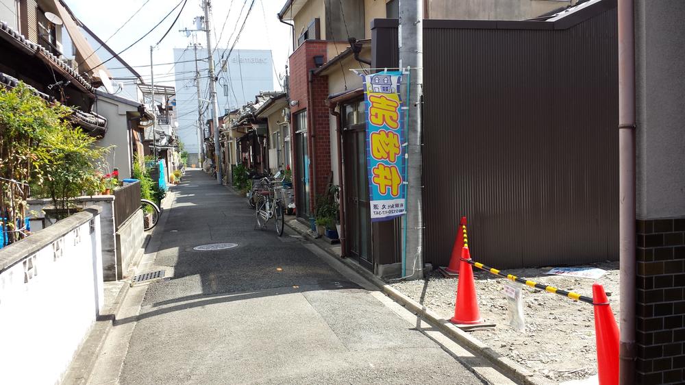 Local photos, including front road. Utility pole relocation already