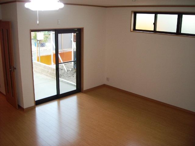 Living. Construction example: in a space with a floor color if bright and clean feeling of the lighter! To the realization of your favorite home!