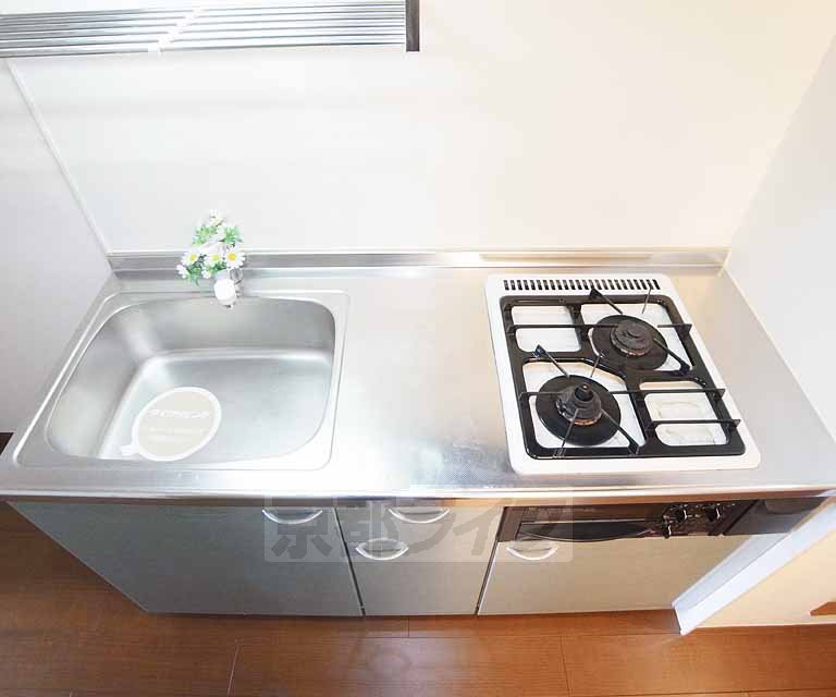 Kitchen. 206, Room photo diversion