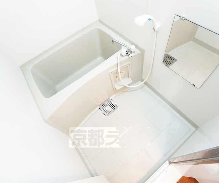 Bath. 206, Room photo diversion