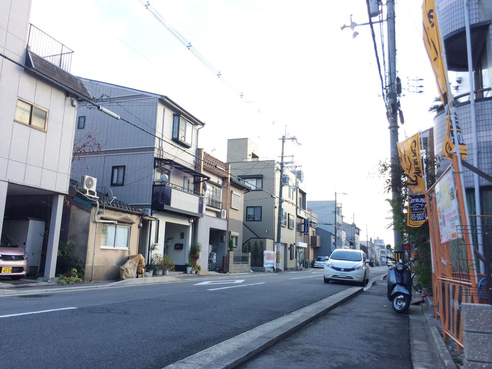 Local photos, including front road. Local (12 May 2013) Shooting Facing the new Thousand Street, Neighborhood facilities is also a convenient location.