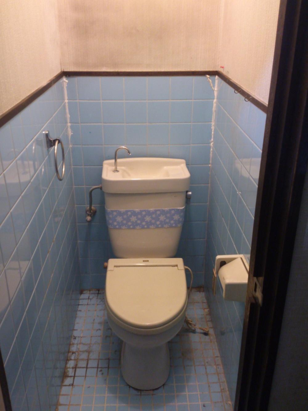 Toilet. Indoor (February 2013) Shooting