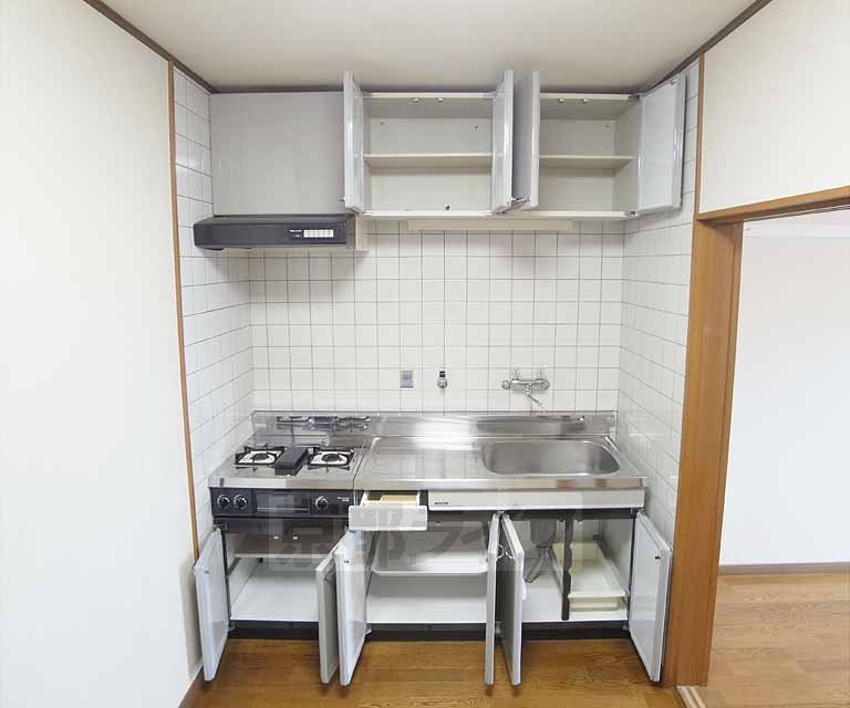 Kitchen. 402, Room photo diversion