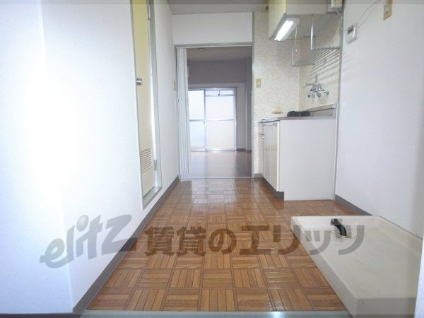 Other room space. Corridor