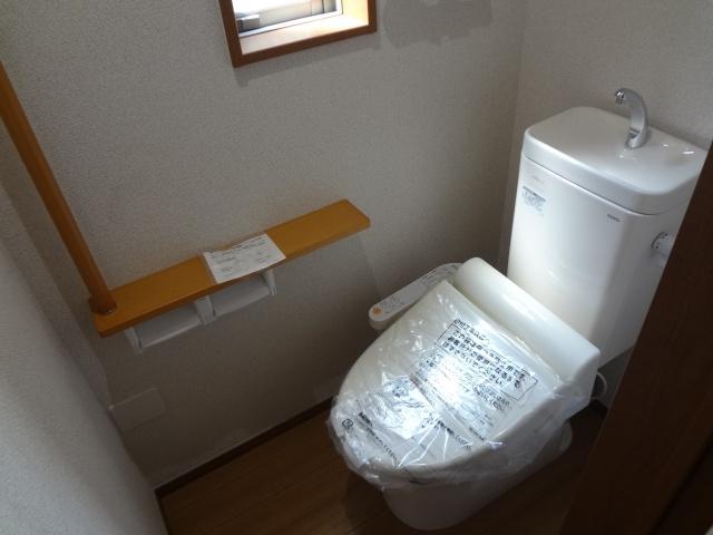 Same specifications photos (Other introspection). Same type other properties toilet
