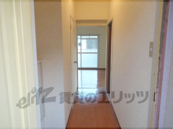 Other room space. Corridor