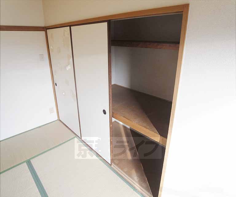 Receipt. 302, Room 2D photo diversion