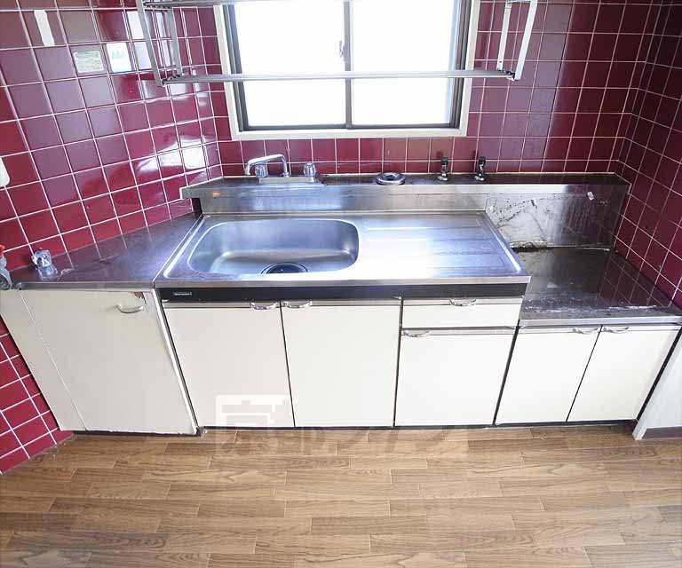 Kitchen. 302, Room 2D photo diversion