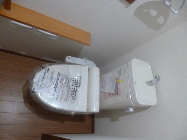 Same specifications photos (Other introspection). Same type other properties toilet