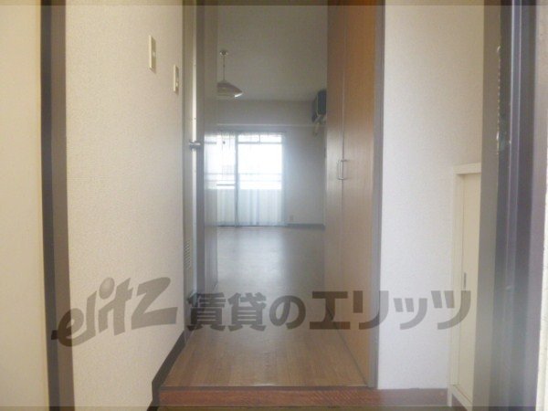 Other room space. Corridor