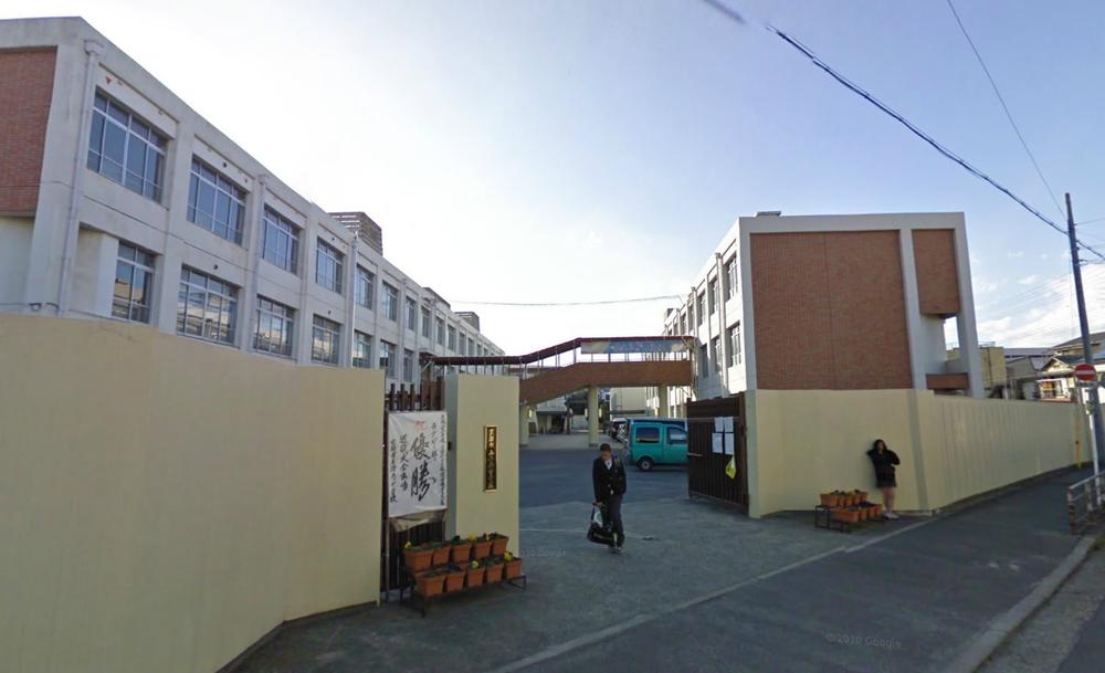 Junior high school. Rakuminami until junior high school 1m