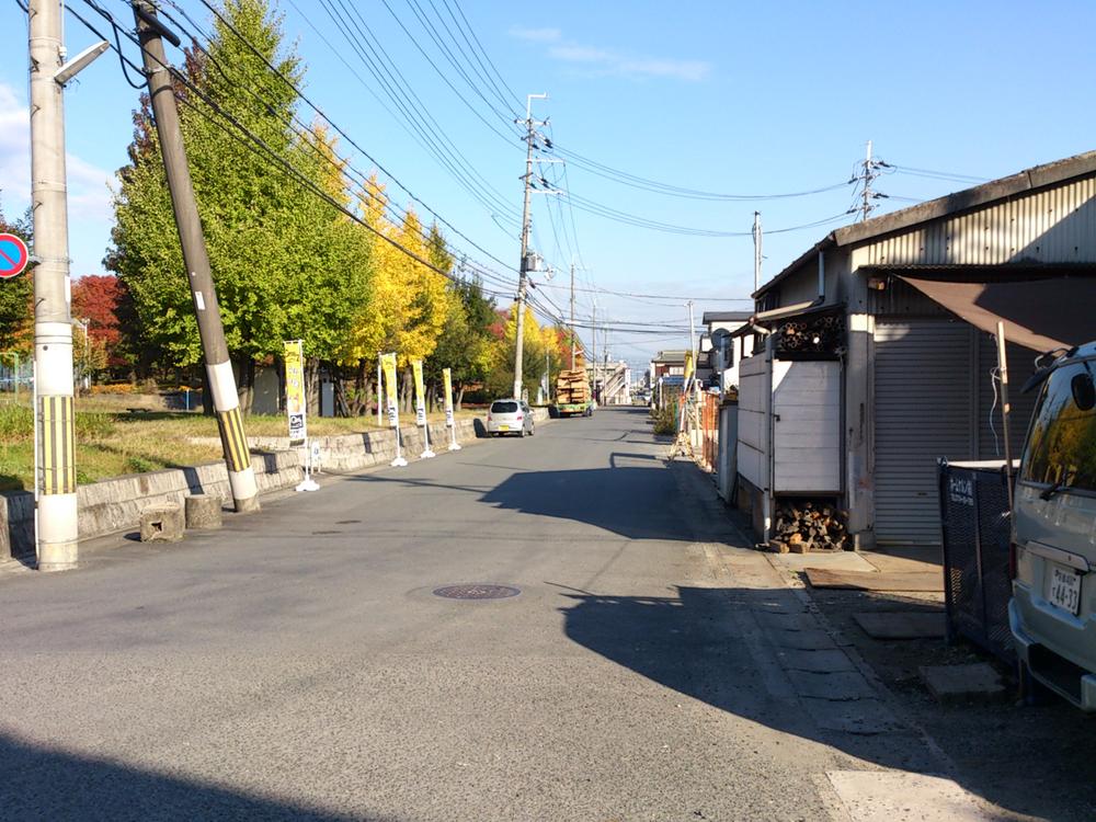 Local photos, including front road. Local (November 21, 2013) Shooting