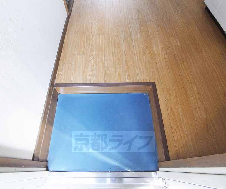 Entrance. 103, Room photo diversion