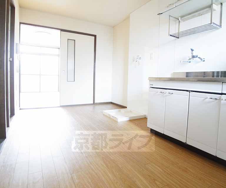 Living and room. 103, Room photo diversion