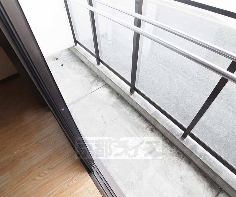 Balcony. 103, Room photo diversion