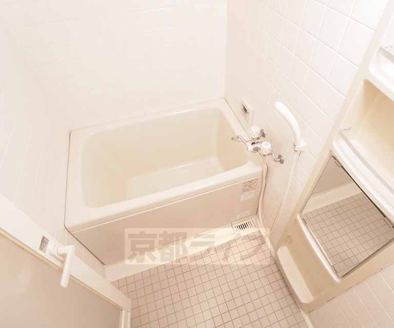 Bath. 405, Room photo diversion