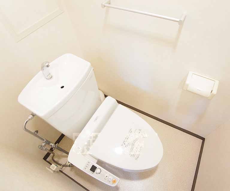 Toilet. 405, Room photo diversion