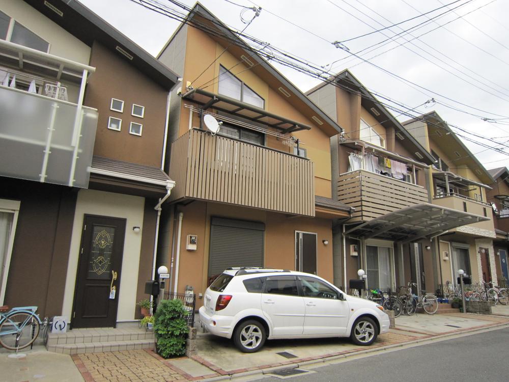 Local photos, including front road. Local (September 2013) Shooting