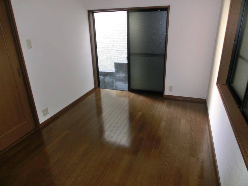 Living. Example of construction