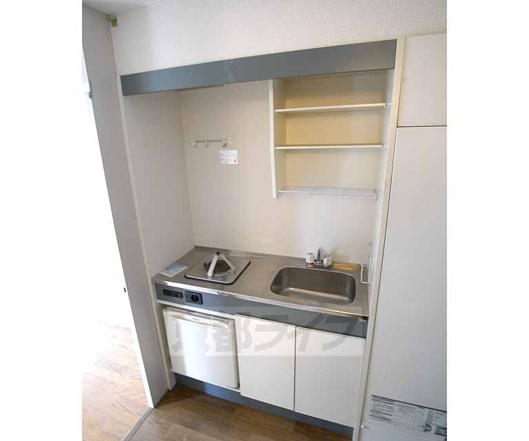 Kitchen. 303, Room photo diversion