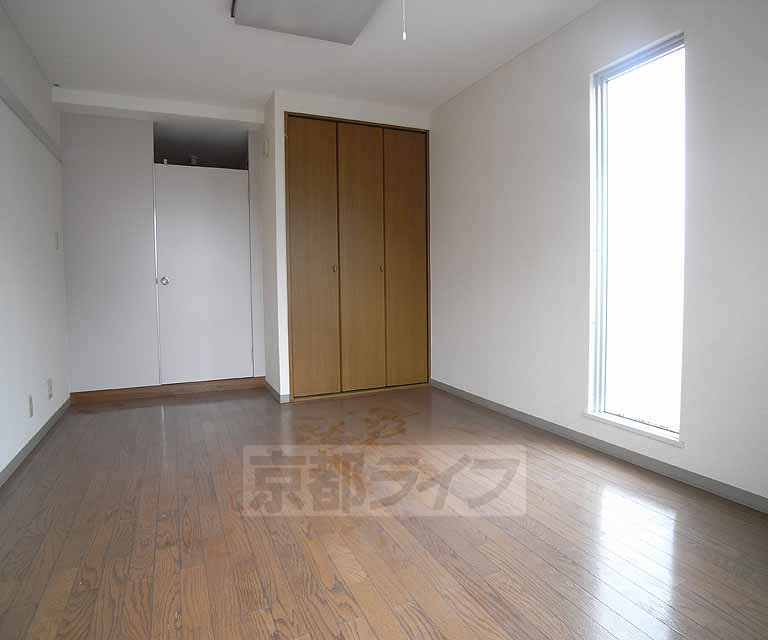 Living and room. 303, Room photo diversion